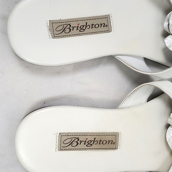 Brighton Astor White Leather Thong Flip Flops - Picture 5 of 6